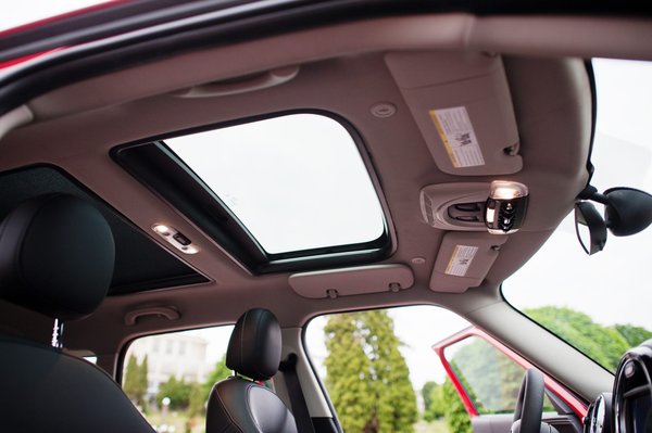 Que faut-il savoir avant d'acheter une voiture à toit panoramique ?